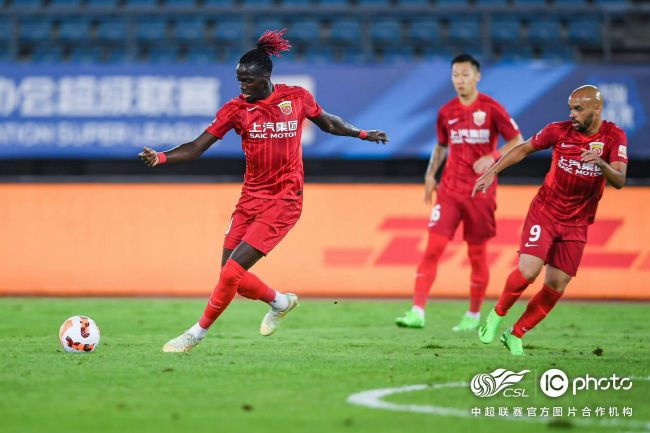 拜仁0-2落后法兰克福　第36分钟，拜仁被打花了！